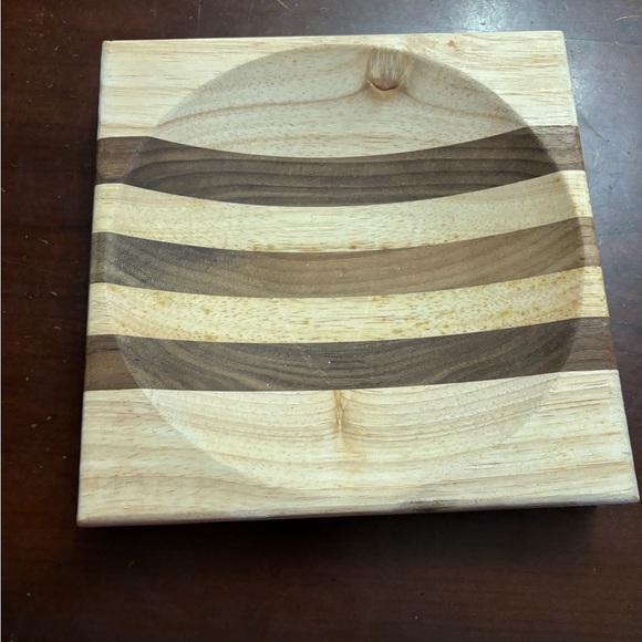 Other - Walnut stripped chopping bowl wood block 8x8 excellent‎ no cuts